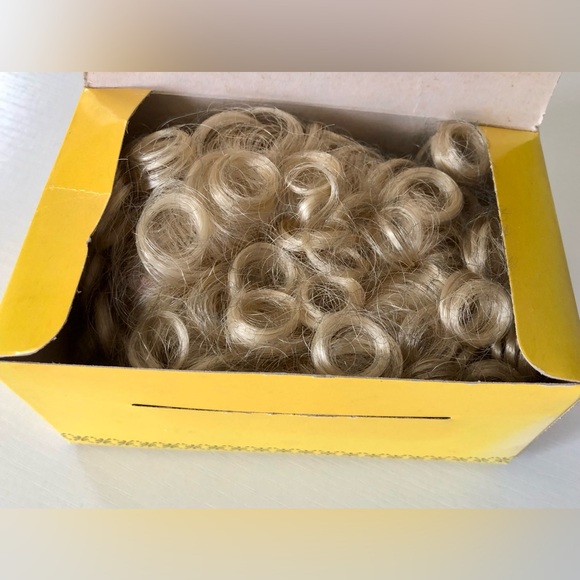 Doll wig, vibrant, red bob style red doll wig Size 10 by Playhouse collection - Picture 12 of 15